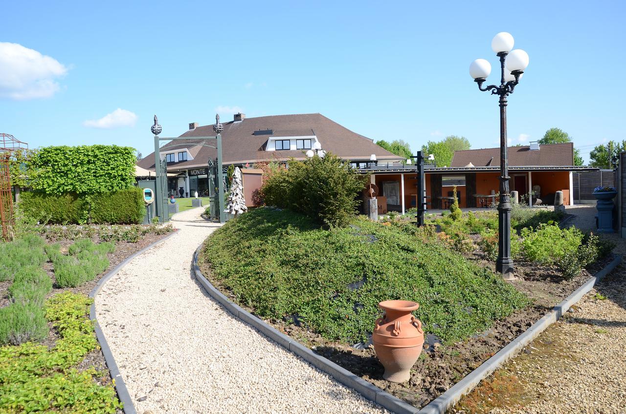 Hotel Monte Cristo Hoeselt Exterior photo